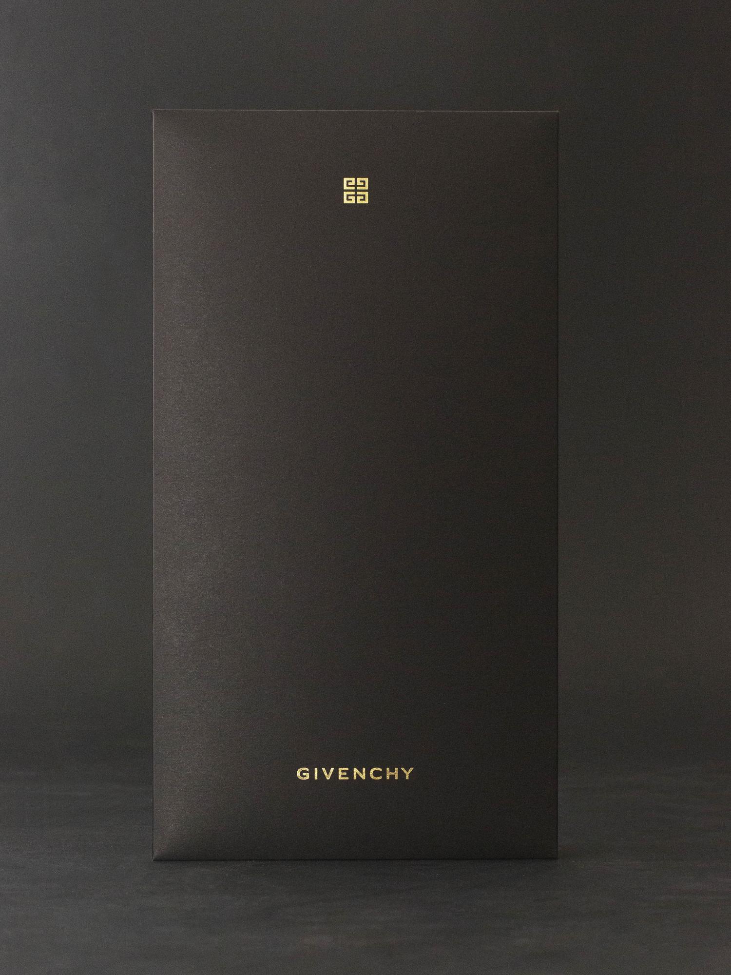 idm_givenchy_invitation_nuancier_photo_margaux_piette_copyright_idm_courtesy_givenchy_013.jpg
