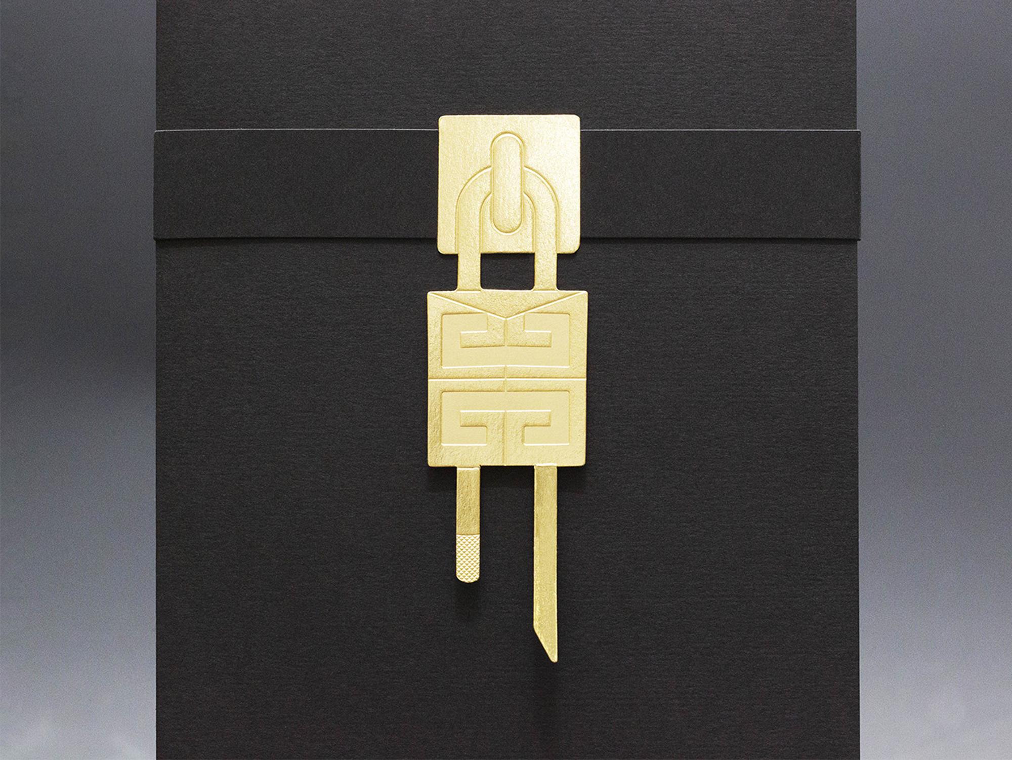 idm_givenchy_invitation_nuancier_photo_margaux_piette_copyright_idm_courtesy_givenchy_020.jpg