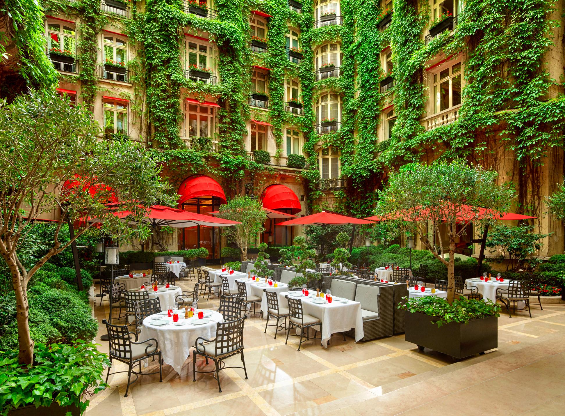 idm_lacourjardin_menu_by_violaineetjeremy_photo_annetjo_copyright_violaineetjeremy_courtesy_lacourjardin_plazaathenee_idm_12.jpg