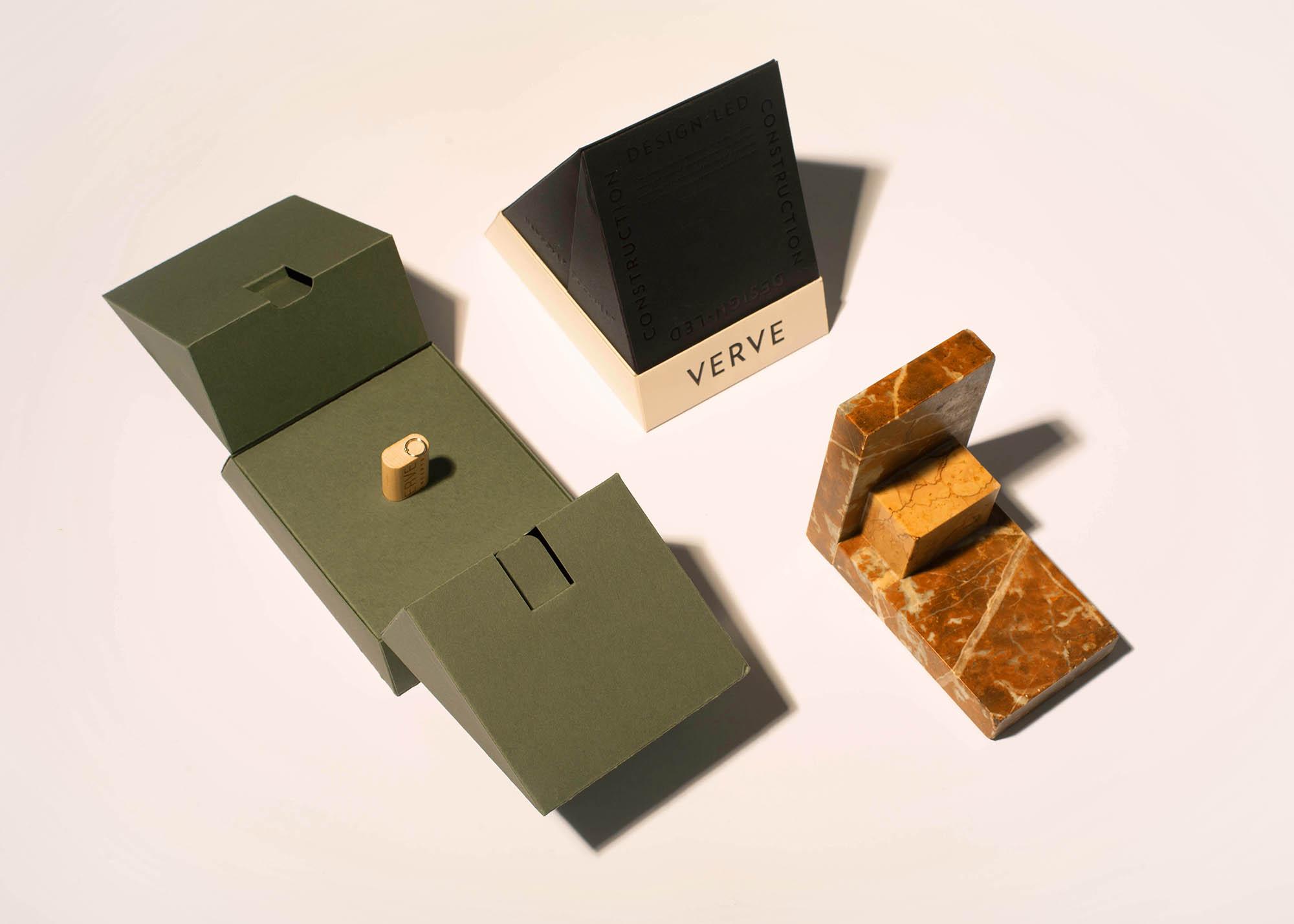 idm_verveconcepts_handoverpacks_by_onemenagerie_photo_et_copyright_onemenagerie_courtesy_verveconcepts_idm_03.jpg